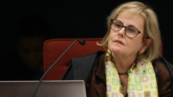 A ministra do Supremo Tribunal Federal (STF) Rosa Weber prorrogou nesta terça-feira (23) inquérito que investiga o presidente Jair Bolsonaro