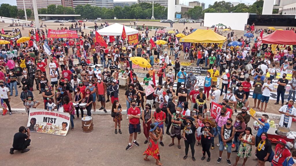 Entidades sindicais com mais de 200mil servidores planejam protestar contra falta de reajustes salariais